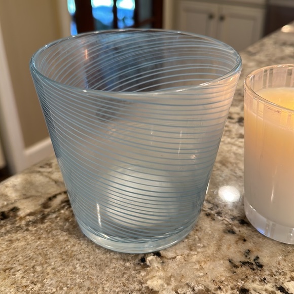 One Nest Fragrances “empty” candle jar.  21 oz size.  Looks amazing w/small - Picture 2 of 3